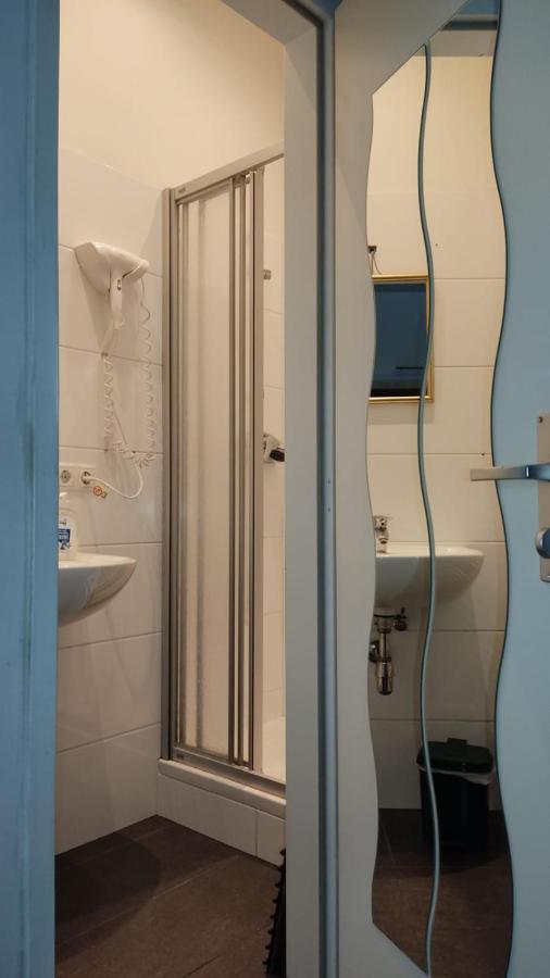 Hostal Abai 1150 Only Www-on-line-check-in & Selfservice Viena